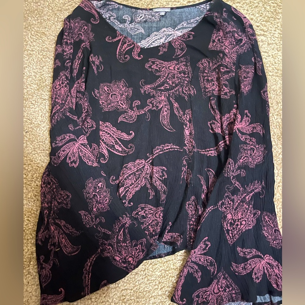 Flowy Long-sleeve blouse